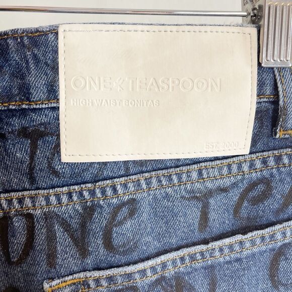 ONE TEASPOON Bonitas HIGH WAIST MOM FIT SHORT with graffiti design NWT 33 - Picture 8 of 14